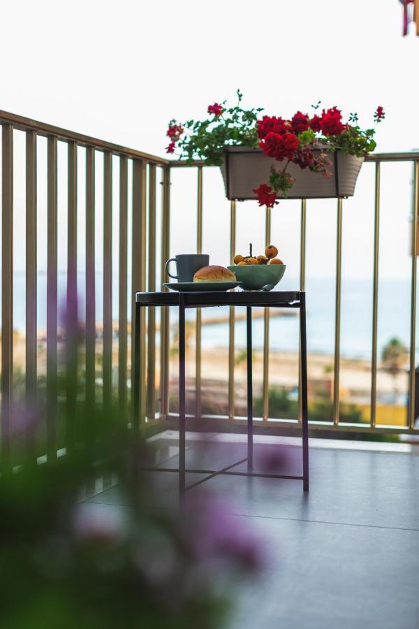 B&B A Due Passi Dal Mare Gela Exterior photo