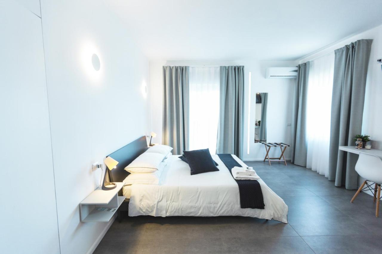 B&B A Due Passi Dal Mare Gela Exterior photo