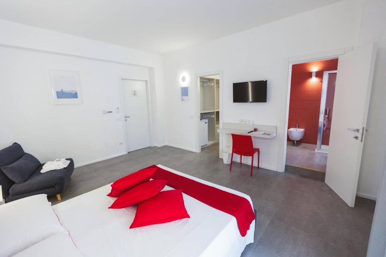 B&B A Due Passi Dal Mare Gela Exterior photo