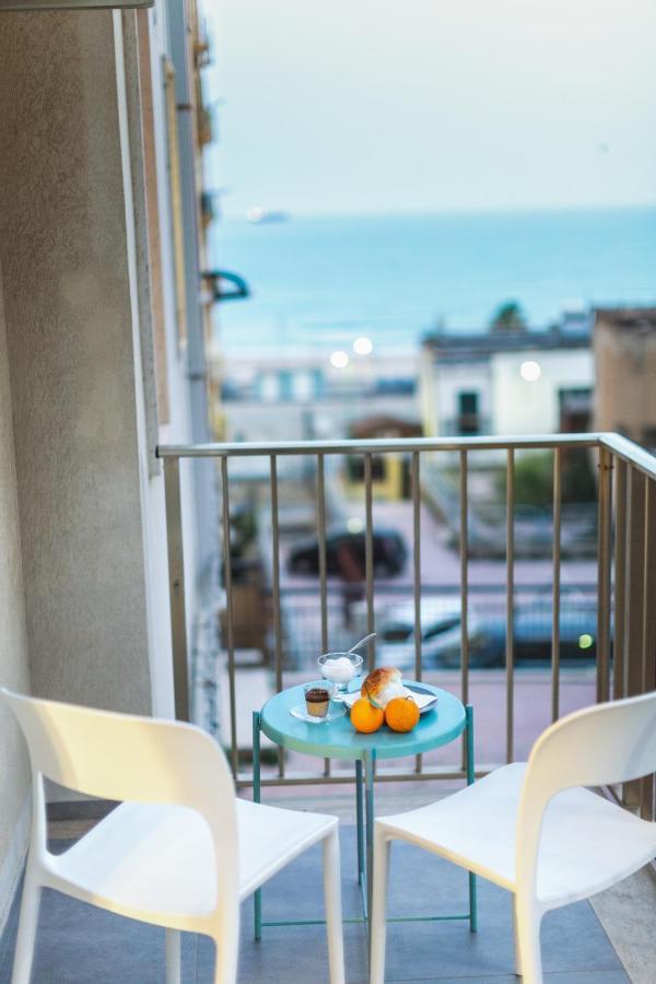 B&B A Due Passi Dal Mare Gela Exterior photo